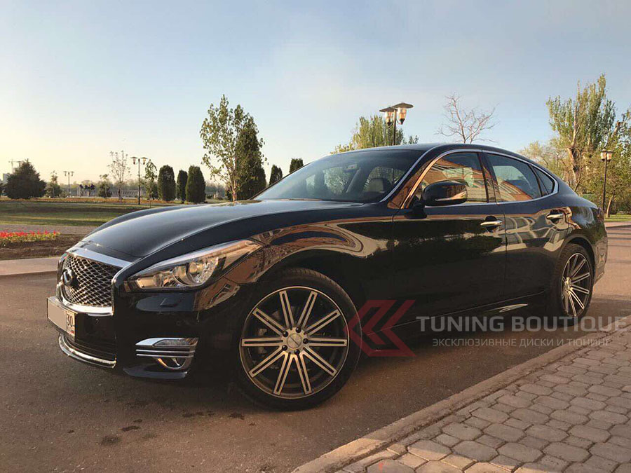 Infiniti Q70 на 20" дисках Vossen CV4   фото 1